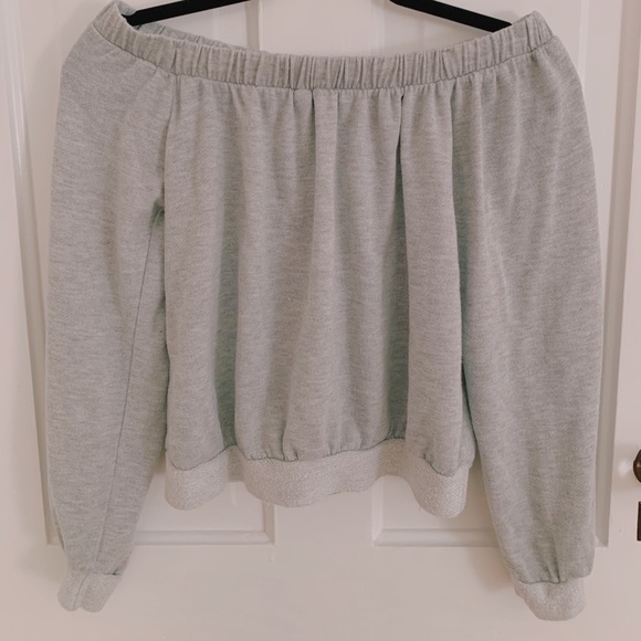 Cozy grey off the shoulder shirt - Picture 3 of 3